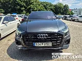 продажа AUDI Q8 (4M)
